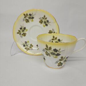 Royal Albert Bone China Horizon Tea Cup & Saucer Set Yellow Floral Design Vtg
